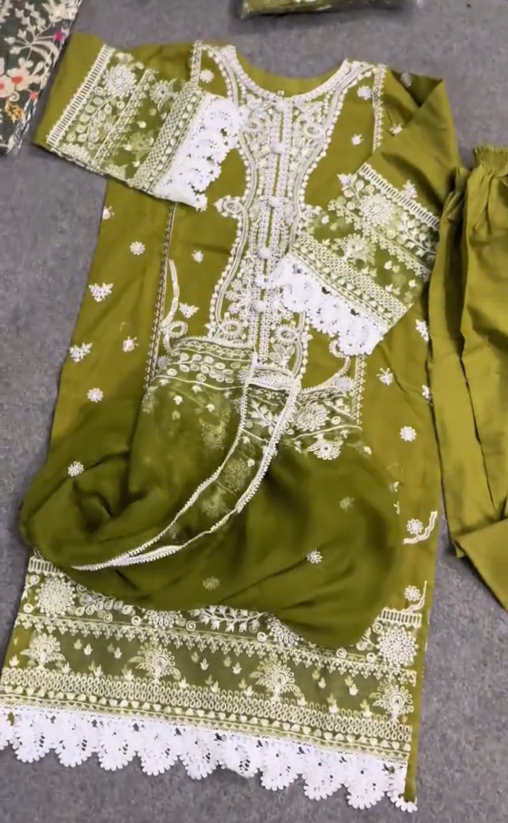 Afrozeh 3 Piece Stitched Dress
