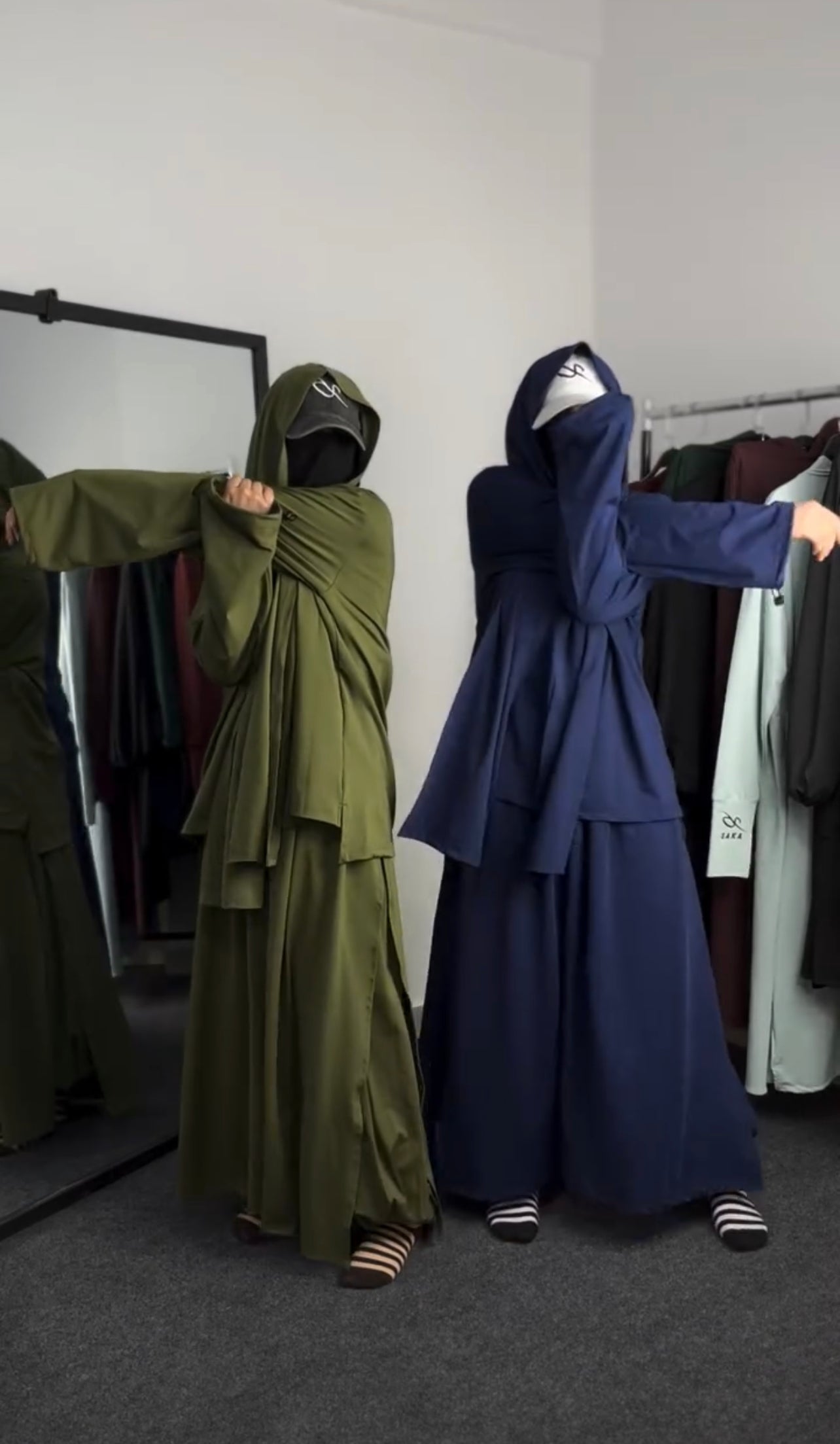 Women Pack Of 2 Aura Abaya